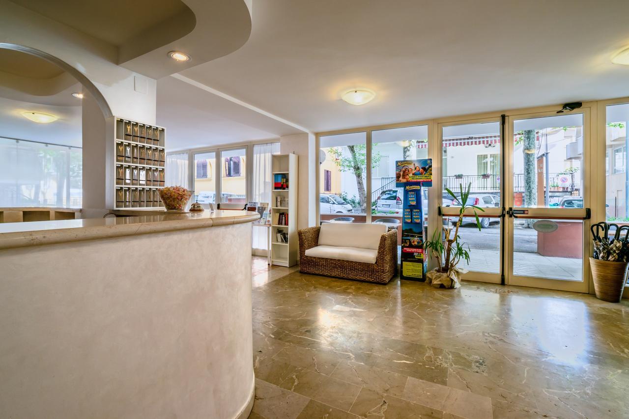 Hotel Stresa Rimini Extérieur photo